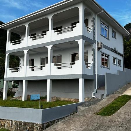Western Ocean Breeze Self Catering Victoria Extérieur photo