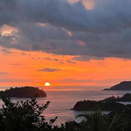 Western Ocean Breeze Self Catering Victoria Extérieur photo