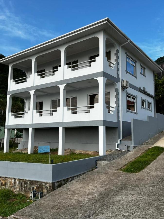 Western Ocean Breeze Self Catering Victoria Extérieur photo