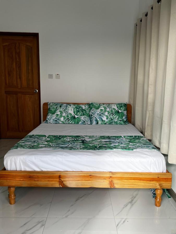 Western Ocean Breeze Self Catering Victoria Extérieur photo