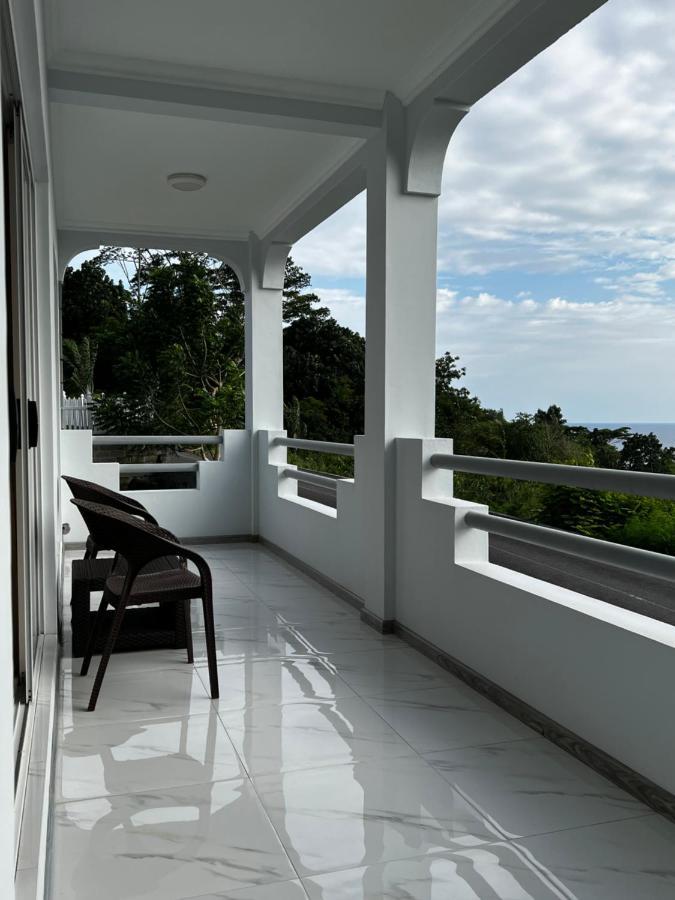 Western Ocean Breeze Self Catering Victoria Extérieur photo