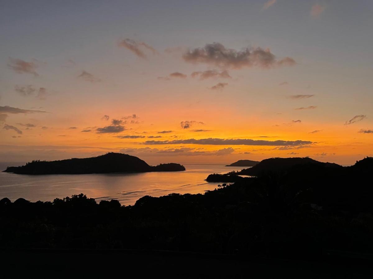Western Ocean Breeze Self Catering Victoria Extérieur photo