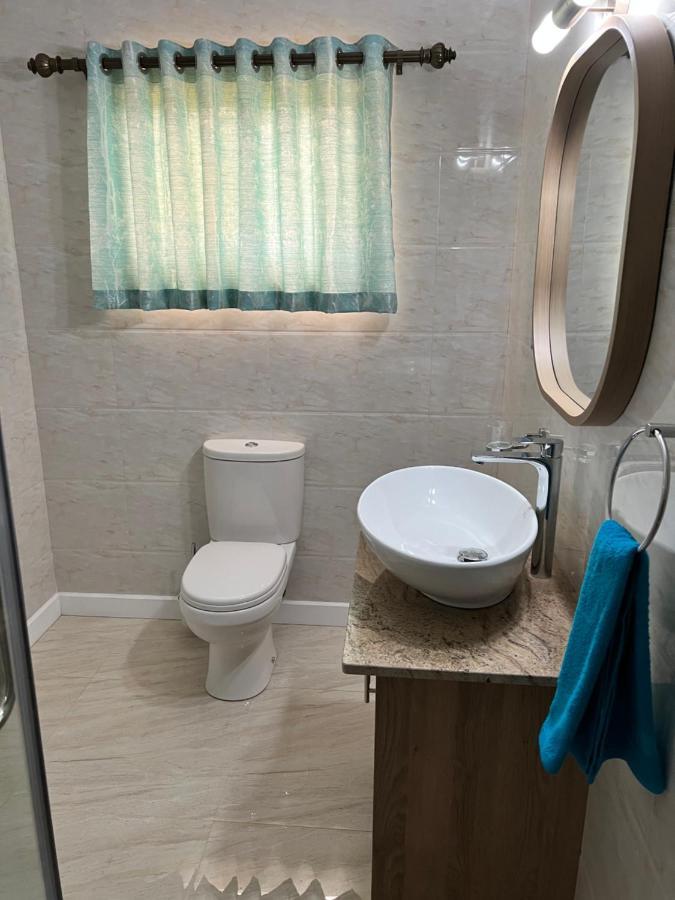 Western Ocean Breeze Self Catering Victoria Extérieur photo