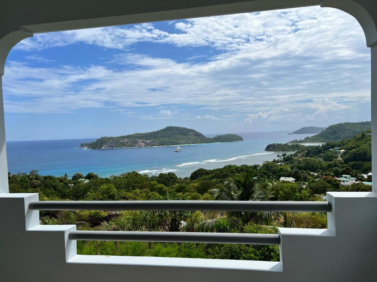 Western Ocean Breeze Self Catering Victoria Extérieur photo