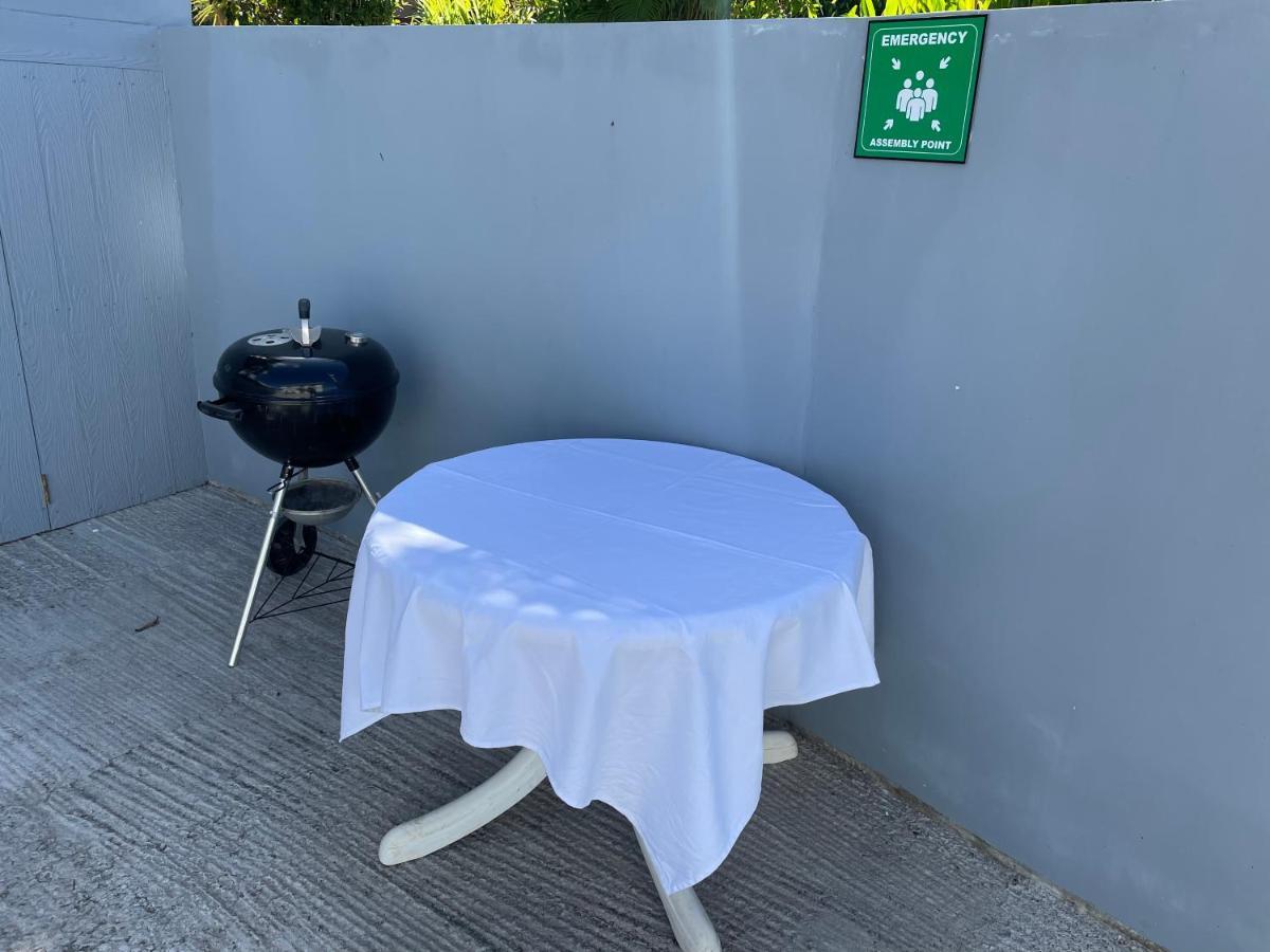 Western Ocean Breeze Self Catering Victoria Extérieur photo